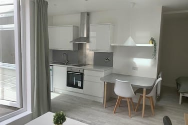 1 bed studio, 572 Bristol Road, Selly Park, Birmingham, B296BE - Image 2